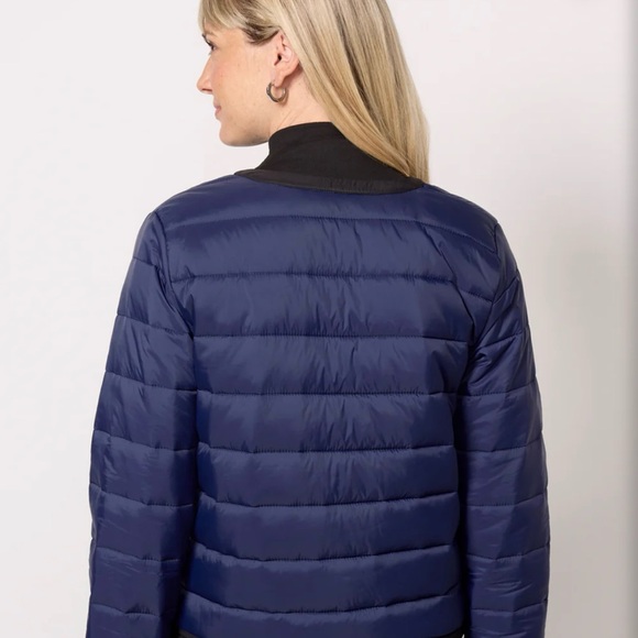 Evereve Blue Puffer Jacket with Quilted Design. - Picture 2 of 5